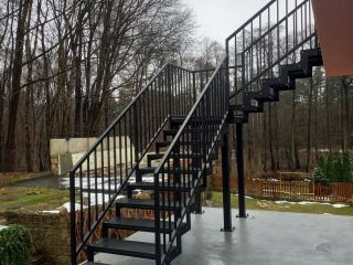 schody zewnętrzne na piętro